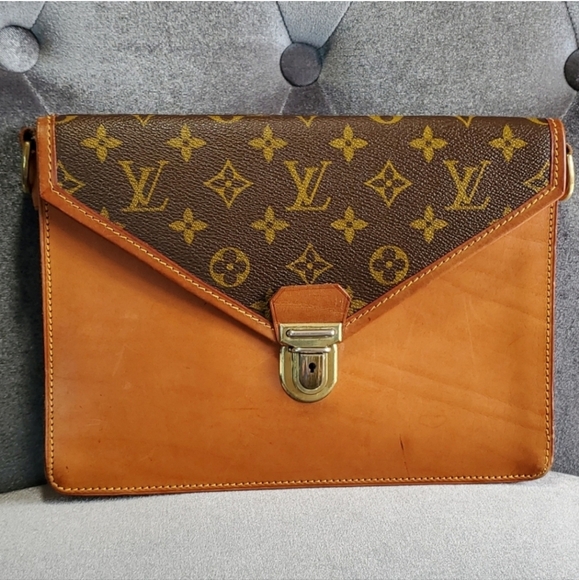 Authentic Louis Vuitton Rare Vintage Monogram Sac Biface flap sling bag - Picture 3 of 15